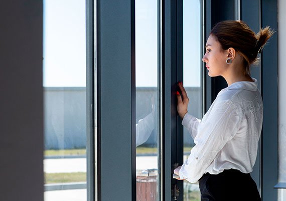 portas-com-isolamento-acustico-com-vidro-duplo-em-bingen-petropolis-rio-de-janeiro